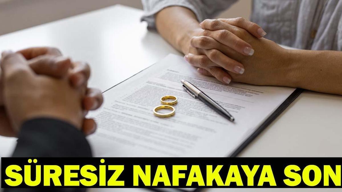 Anayasa Mahkemesi binası ve adalet simgesi