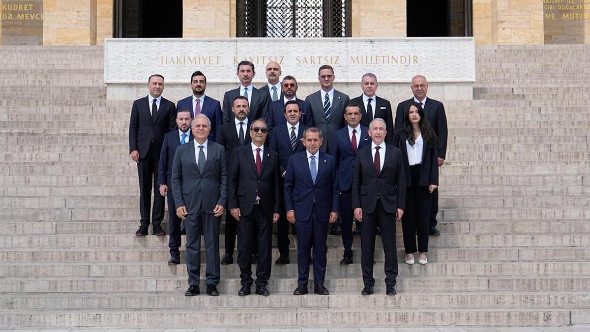 Galatasaray Yönetimi, Anıtkabir’i ziyaret etti