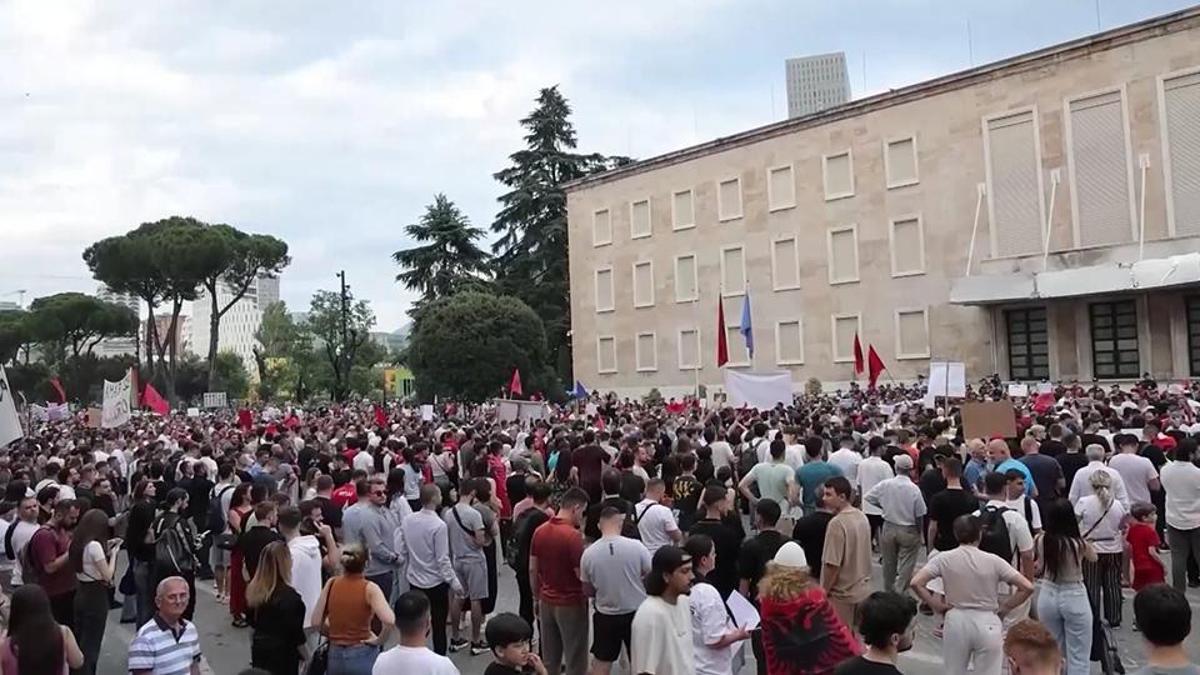 Arnavutluk'ta Trump krizi… Tatil köyü planına tepki