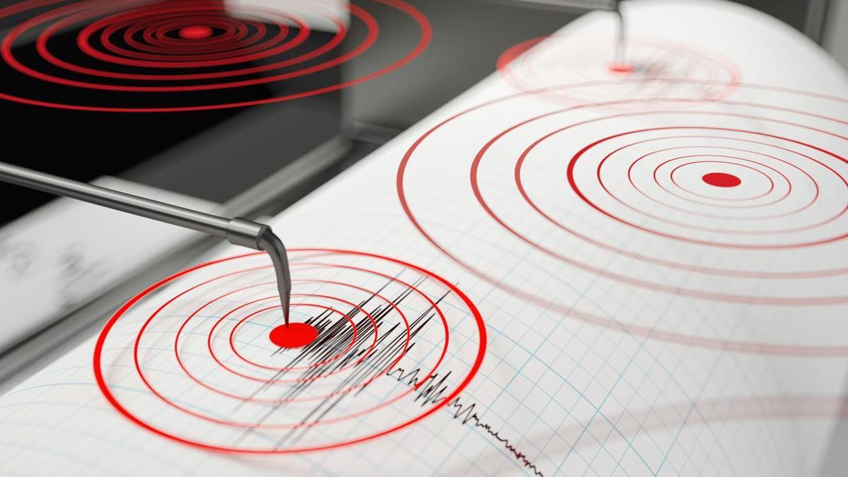 Türkiye haritası üzerinde deprem simgesi ve AFAD ile Kandilli Rasathanesi logoları.
