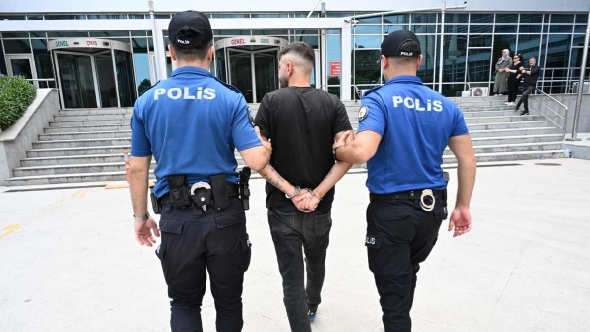 Kırmızı bültenle aranan firari hükümlü Mersin Havalimanında yakalandı