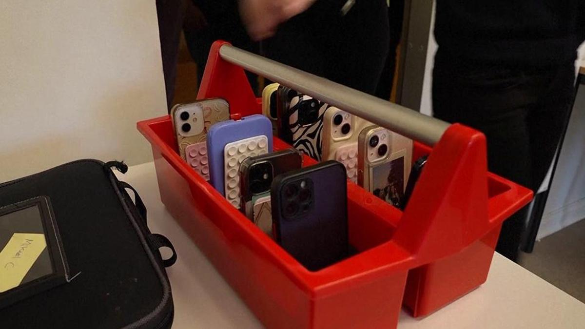 İsveç'te okullarda telefon yasağı