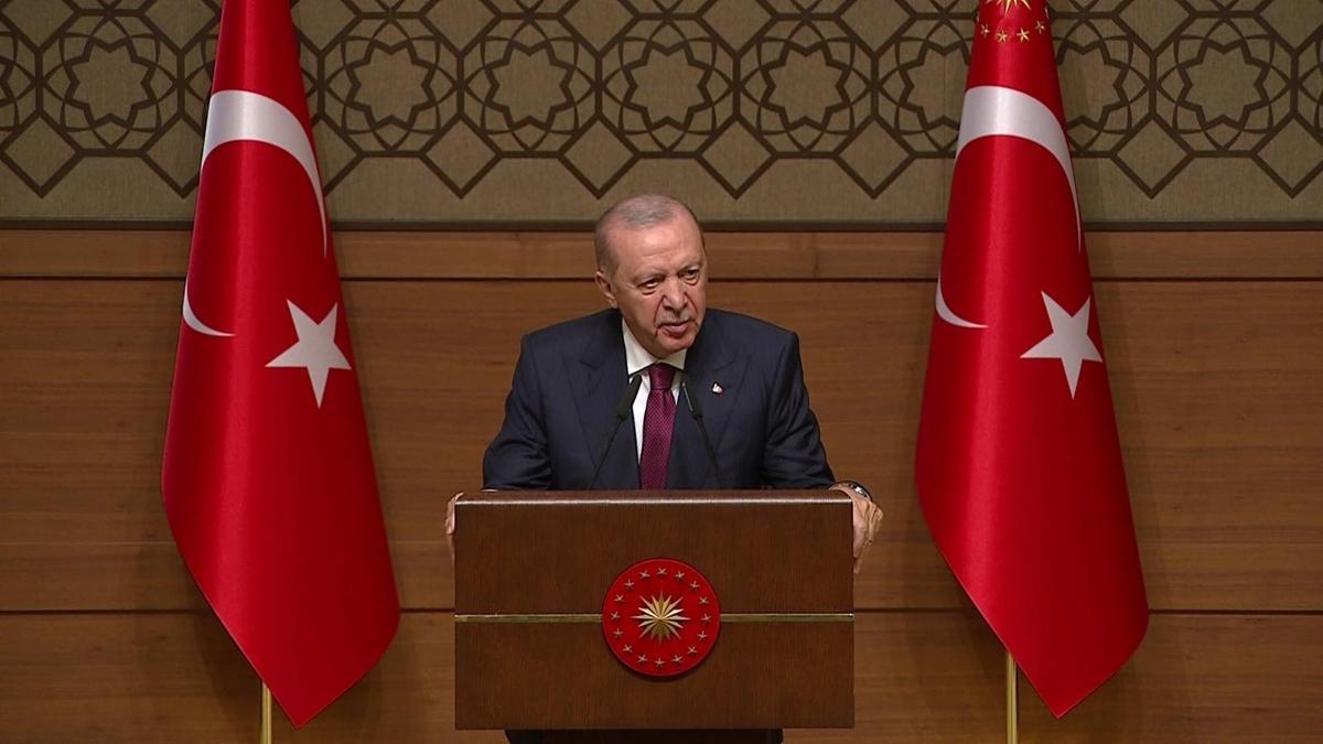 Cumhurbaşkanı Recep Tayyip Erdoğan konuşma yaparken