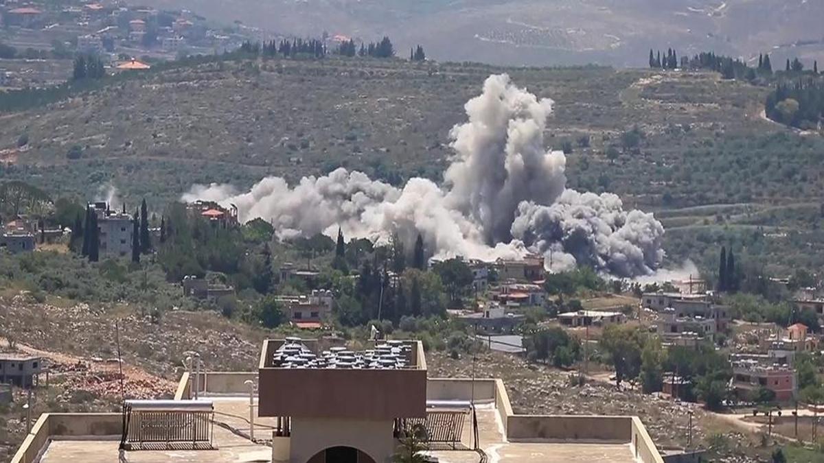 İsrail Lübnan'a saldırdı: 12 kişi öldü