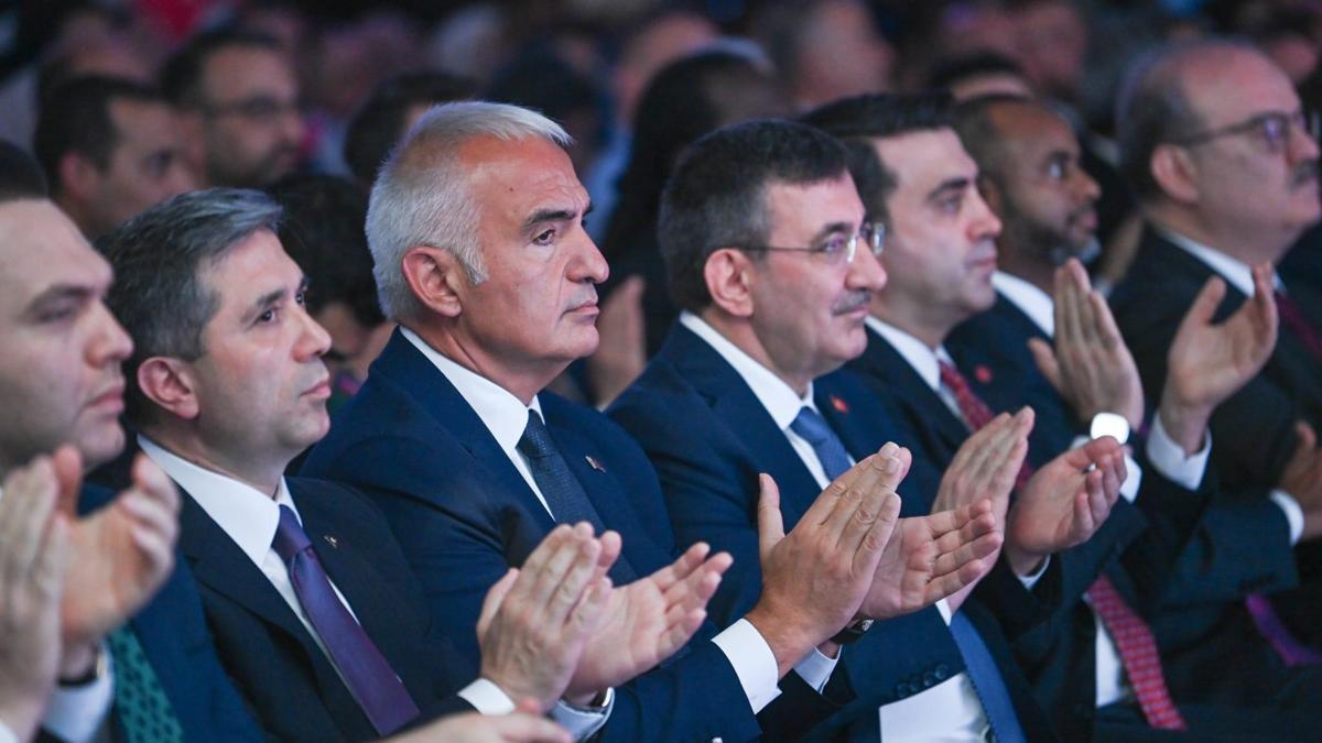 Türkiye bursları dünyaya 2 bin 800 yeni gönül elçisi kazandırdı