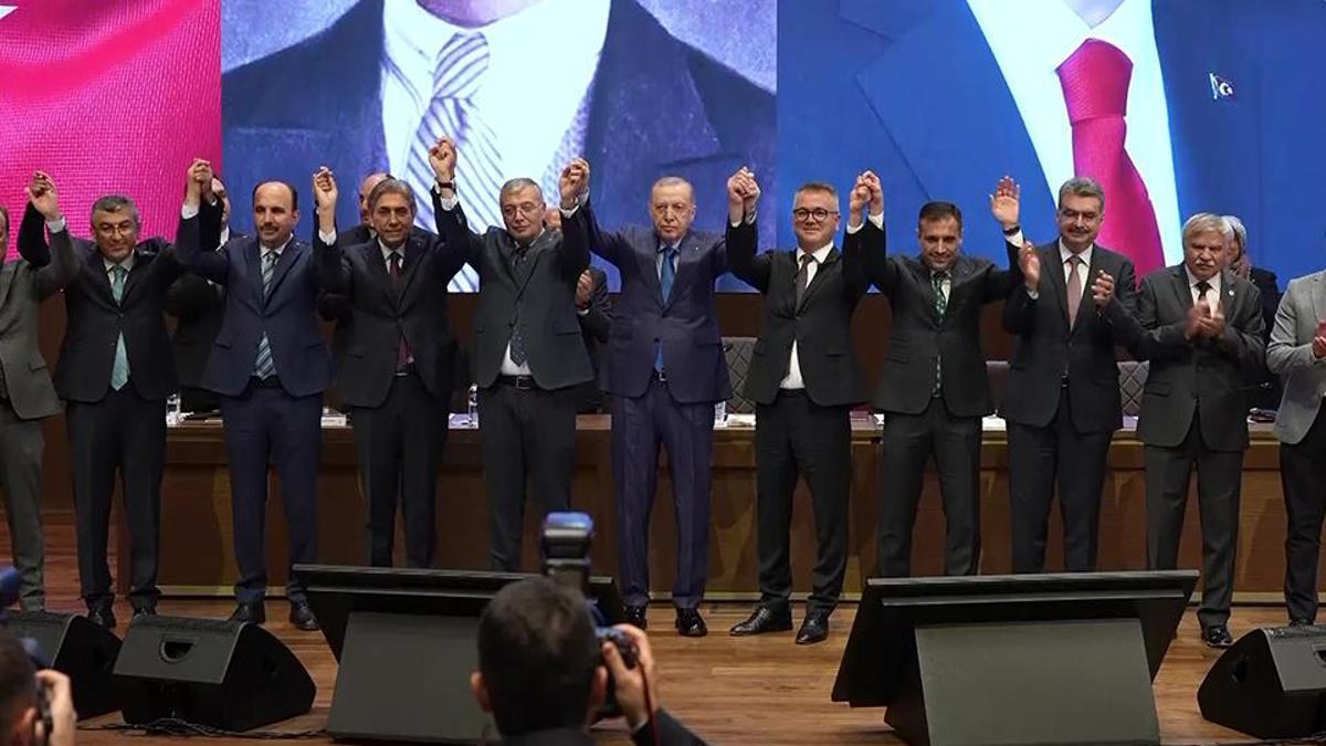 CHP'li 4 başkan AK Parti'ye mi geçecek?