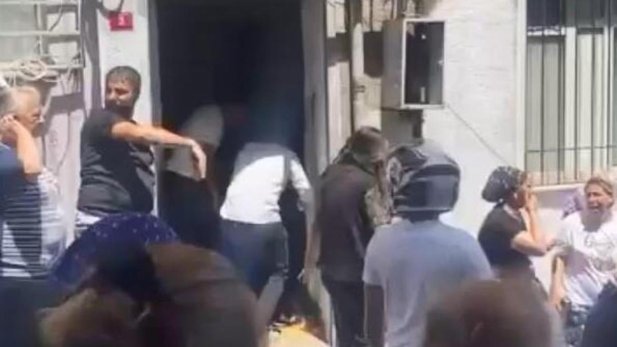 Beyoğlu’nda eski eşinin ilişki yaşadığını öne sürdüğü kişiyi silahla vurdu; yakalandı