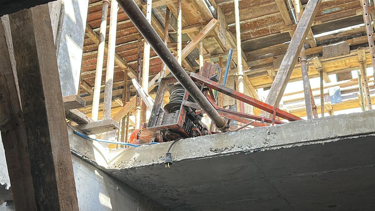 Makara devrilen iskele çöktü; 2'si ağır, 4 işçi yaralı