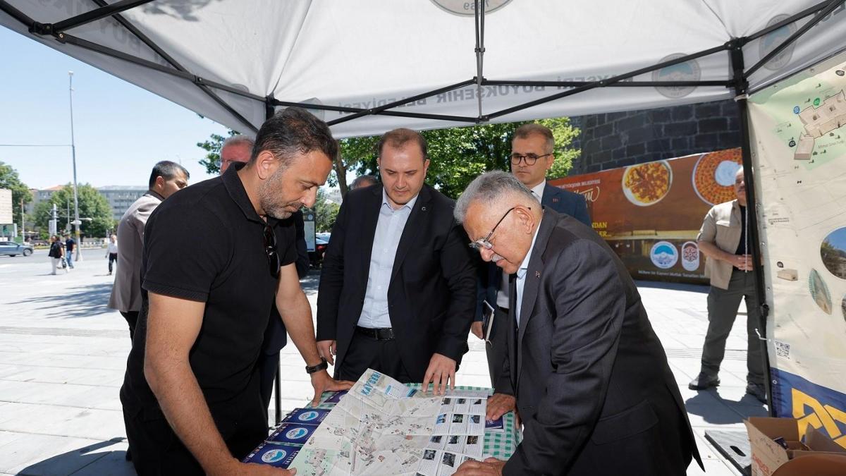 Başkan Büyükkılıç’tan Kültür Yolu Gezileri başvuru standına ziyaret