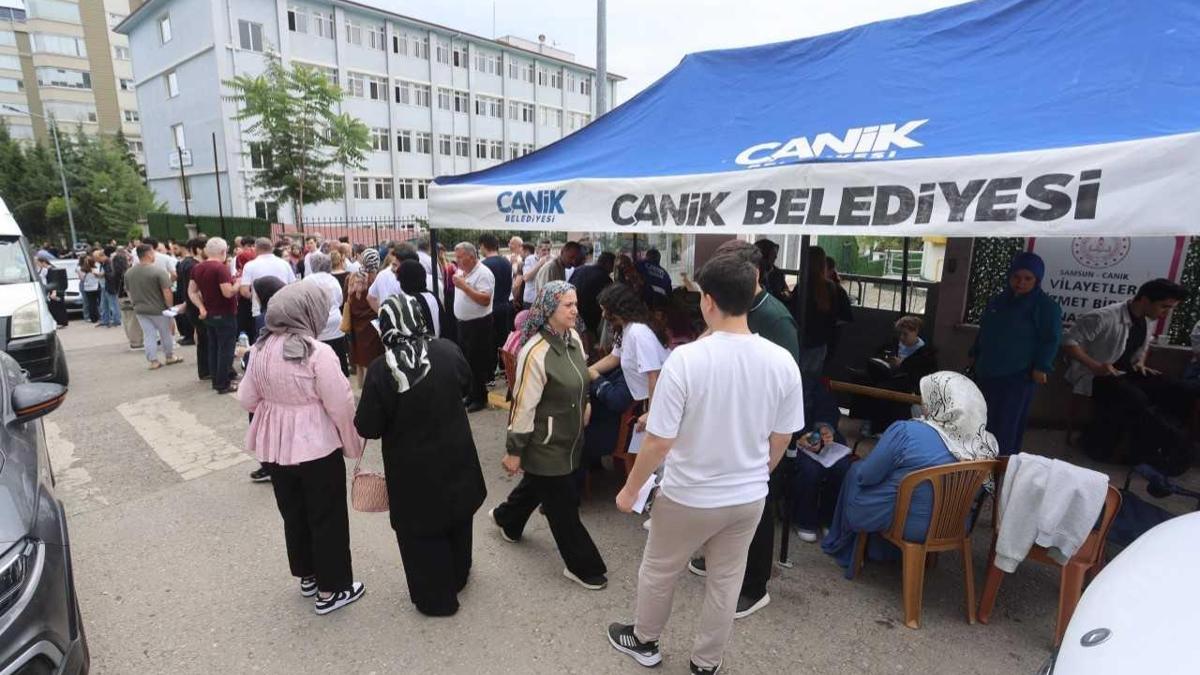 Canik Belediyesinden YKS adayları ve ailelerine destek