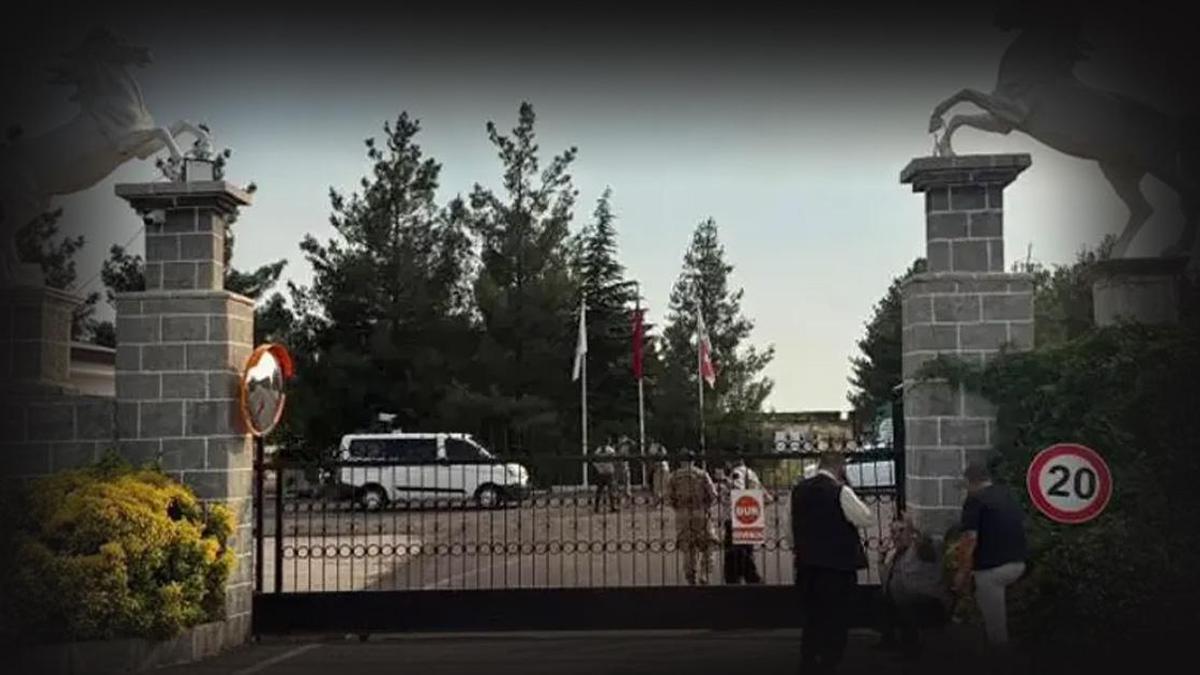 Halı sahada başladı, 4 ile sıçradı! Taşlı sopalı kavga: Ölü ve yaralılar var!