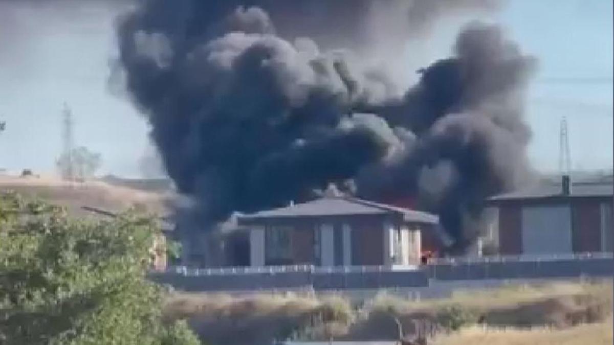 Tuzla'da villada çıkan yangın itfaiye tarafından söndürüldü