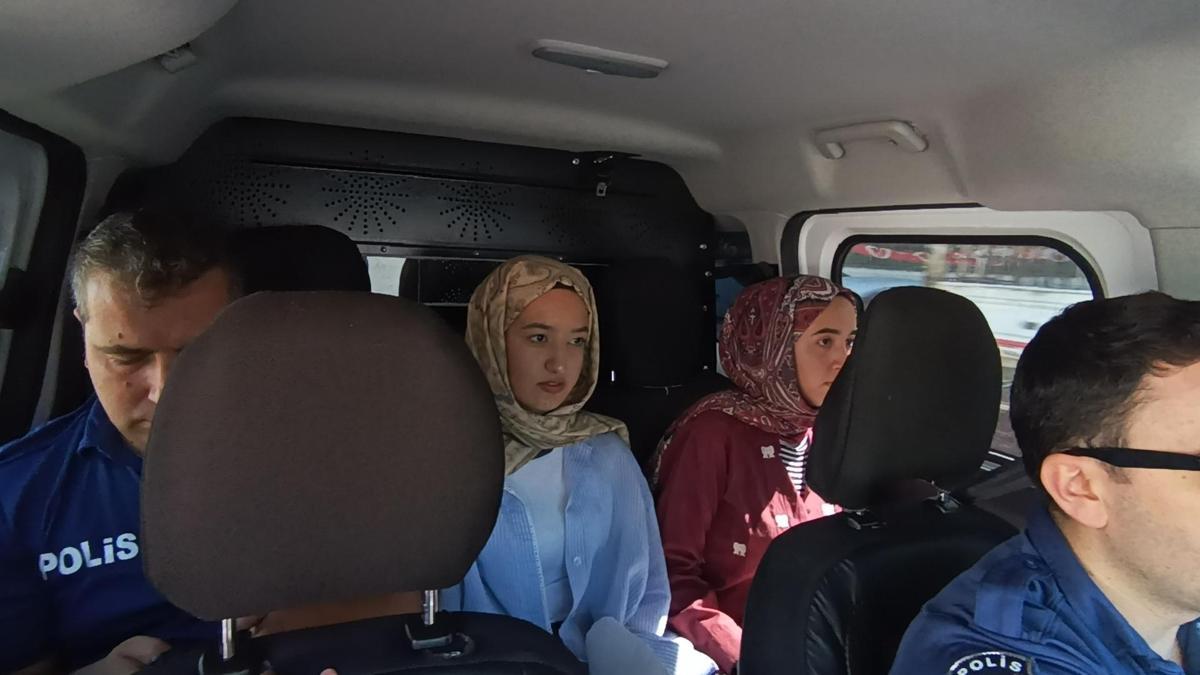 Yanlış okula gelen kardeşleri sınava polis yetiştirdi