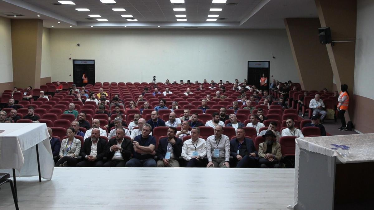 Altay'da kongre belirsizliği
