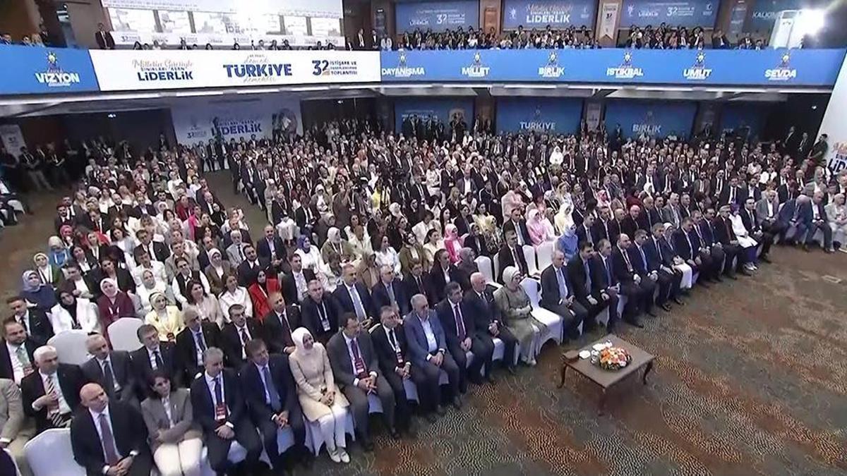 AK Parti kampa giriyor