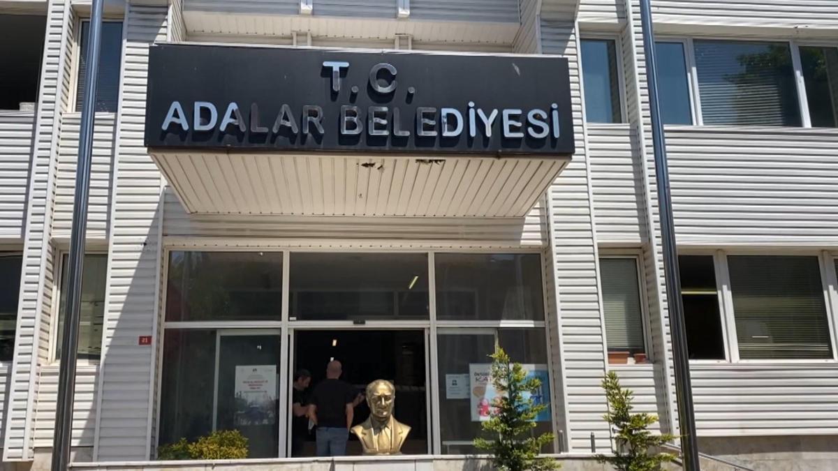 Adalar Belediyesi'ne operasyon: 39 kişi adliyeye sevk edildi