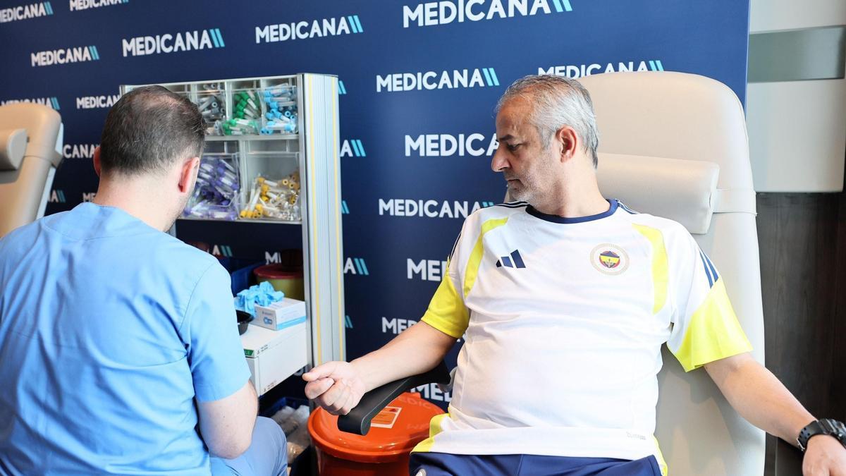 Fenerbahçe'de teknik heyet ve futbolcular sağlık kontrolünden geçti