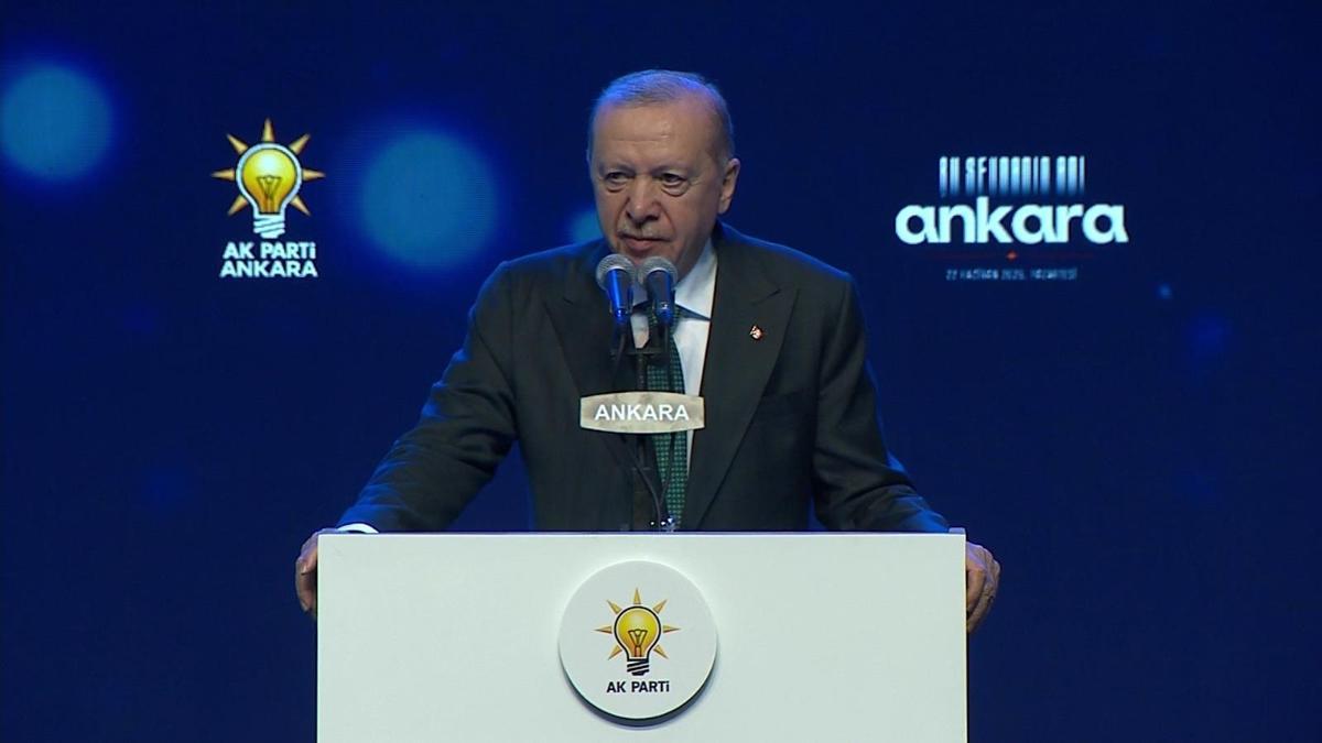 Cumhurbaşkanı Recep Tayyip Erdoğan AK Parti Ankara Teşkilat Buluşması'nda konuşma yaparken