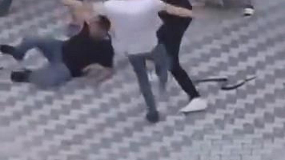Sokağa taşan ıstakalı, kemerli kavga kamerada