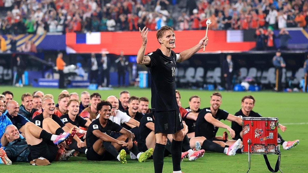 Odegaard davula vurdu, Norveçliler galibiyeti kürek çekerek kutladı