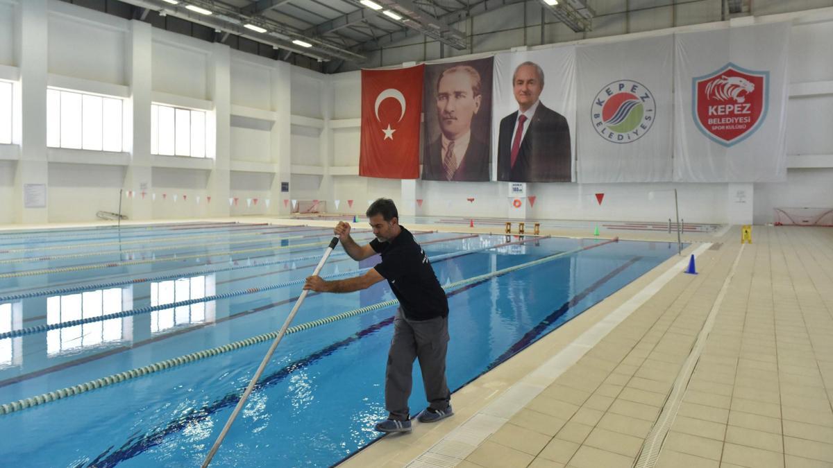 Kepez'in olimpik yüzme havuzunda hijyen ve sağlık önceliği