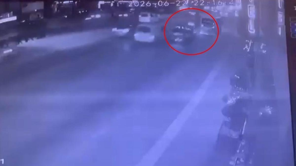 Makas atan sürücü, otomobiliyle motosiklete çarptı: 1 ölü, 1 ağır yaralı