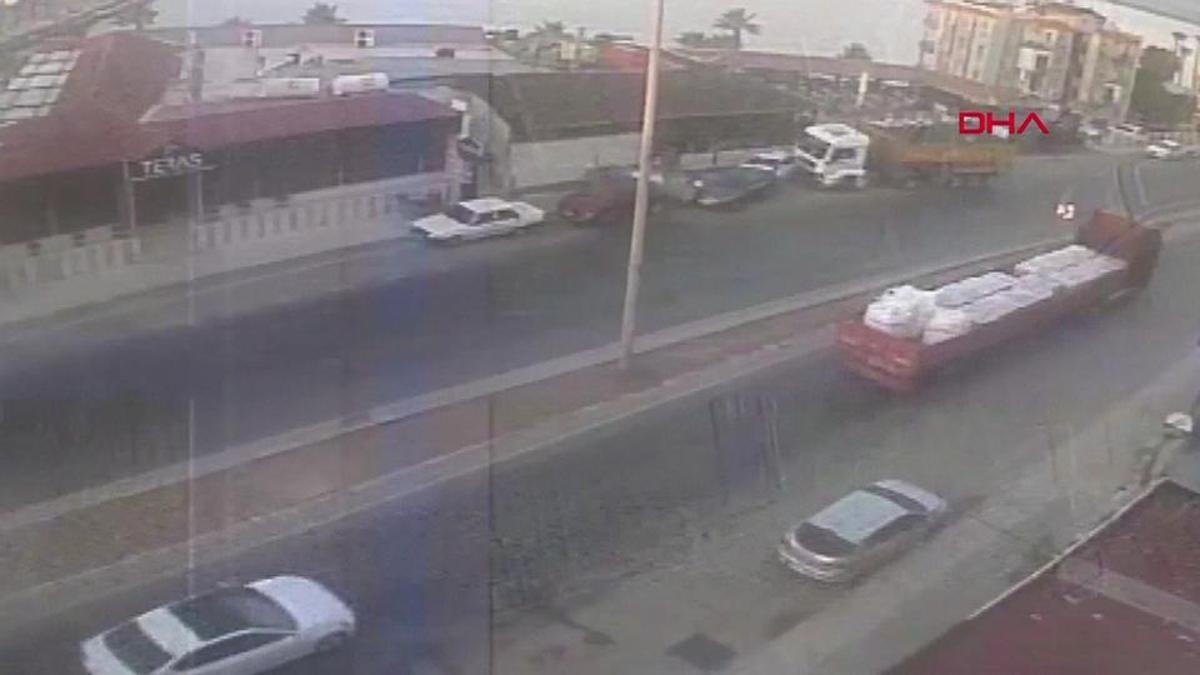 Mersin'deki kaza anı kamerada