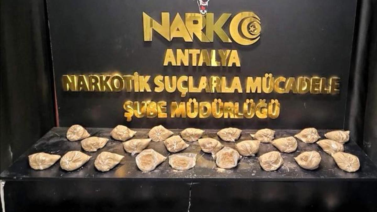 Durdurulan araçta 16 kilo eroin ele geçirildi