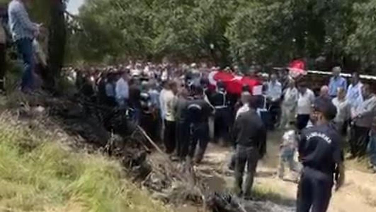 Düğününe 2 gün kala kazada ölen uzman çavuş toprağa verildi