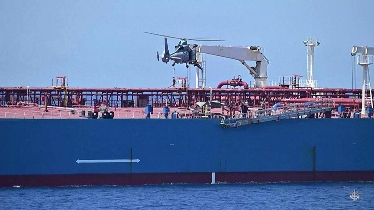 Fransa'dan Akdeniz'de kritik operasyon… Rus gemisine el koydular