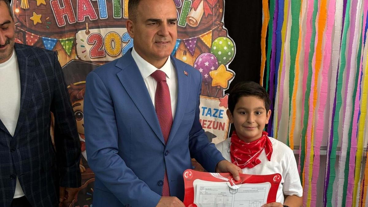 Muğla'da 162 bin 482 öğrenci karne sevinci yaşadı