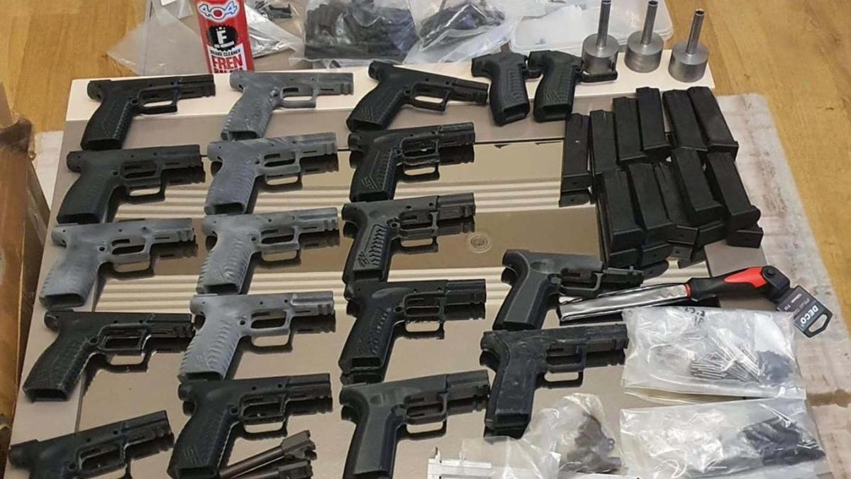İzmir'de suç örgütlerine operasyon: 38 gözaltı