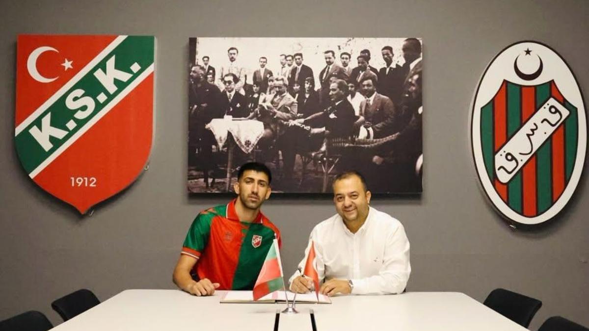 Karşıyaka'da ilk imza Erhan'dan
