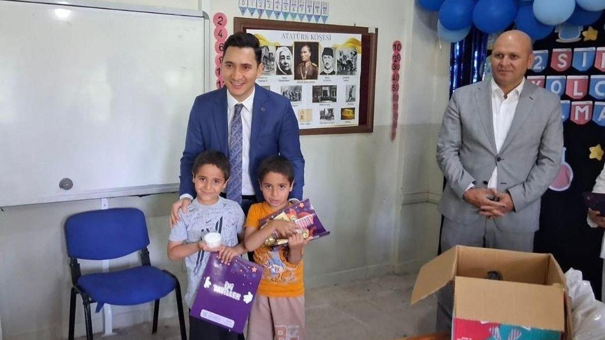 Çermik'te öğrencilere karneleri dağıtıldı