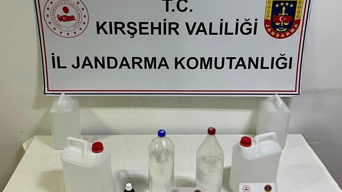 Kırşehir'de 17,5 litre etil alkol ve sahte içki ele geçirildi