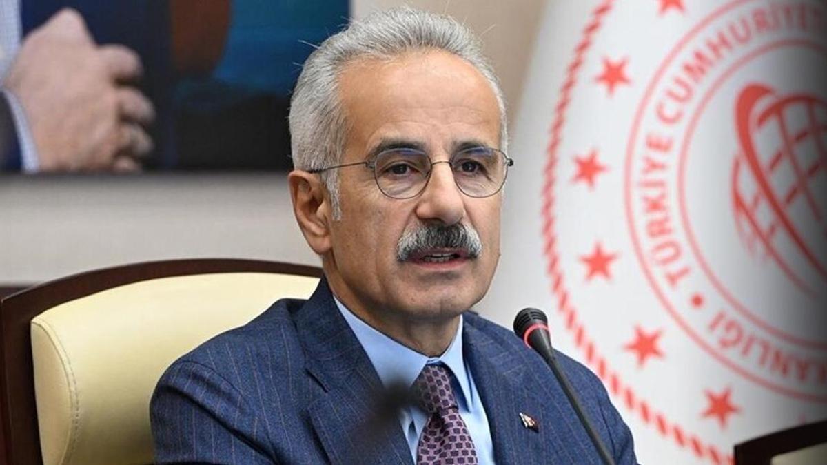 Ulaştırma ve Altyapı Bakanı Abdulkadir Uraloğlu