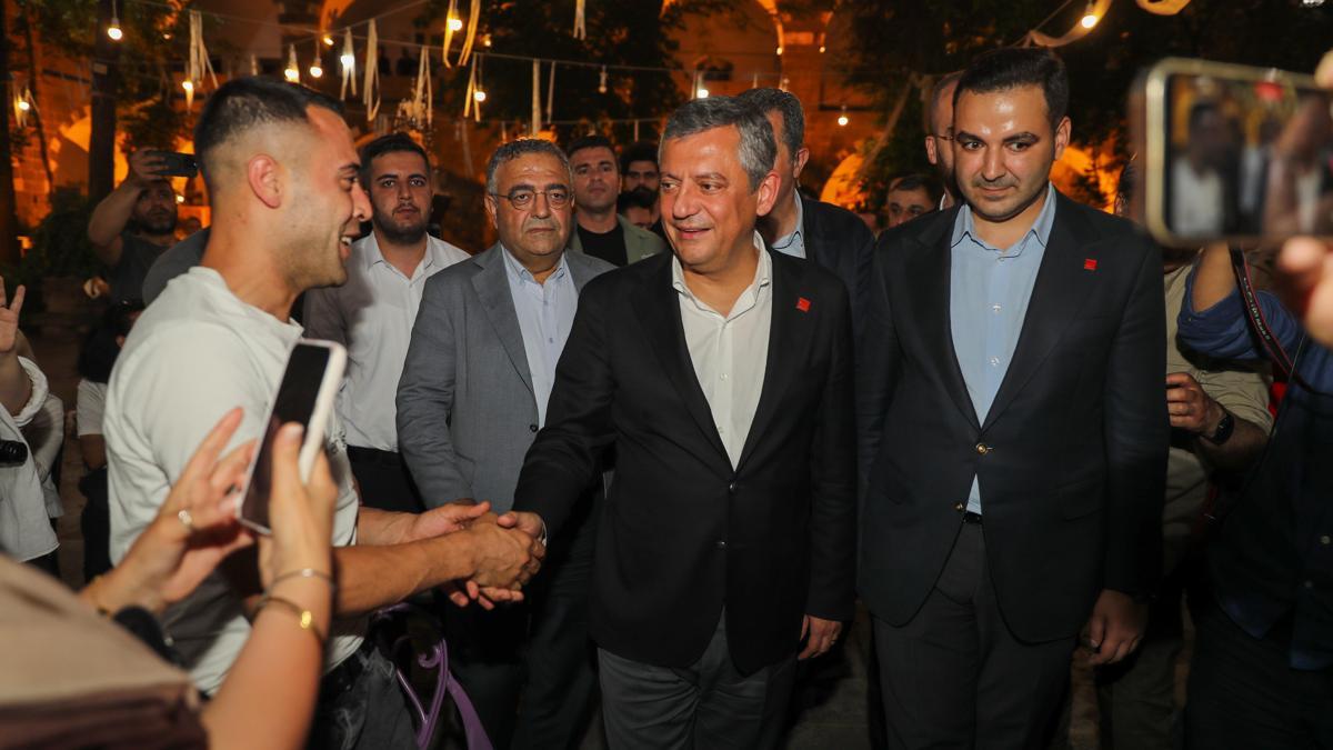 CHP Grup Başkanı Özel, Diyarbakır'da temaslarda bulundu
