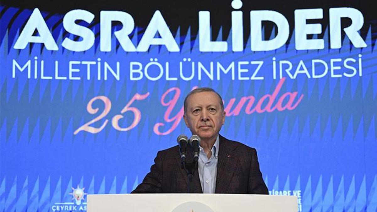 Cumhurbaşkanı Recep Tayyip Erdoğan Sapanca'da düzenlenen toplantıda konuşma yaparken
