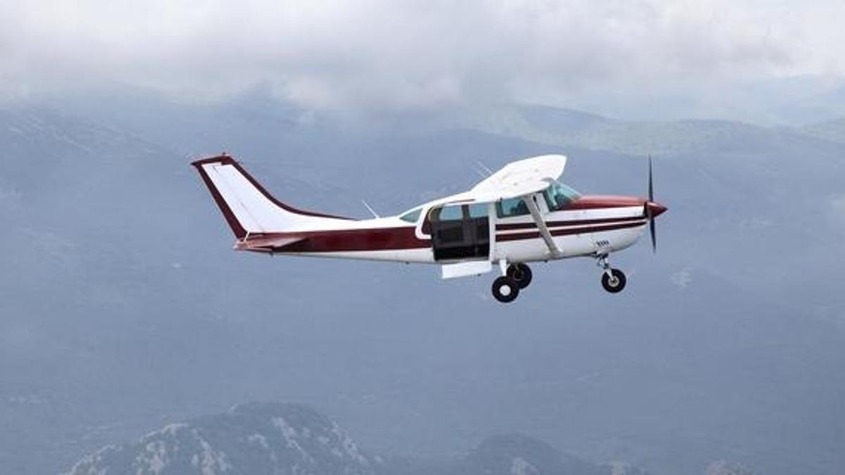 SON DAKİKA... Skydiving uçuşu facia ile bitti! Fransa’da küçük uçak düştü: 11 ölü...