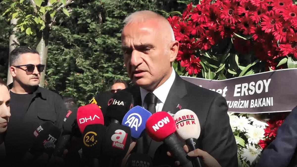 Bakan Ersoy: Kadir İnanır çok önemli bir ustaydı