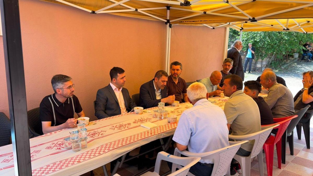 Suşehri'nde vatandaşlara aşure dağıtıldı