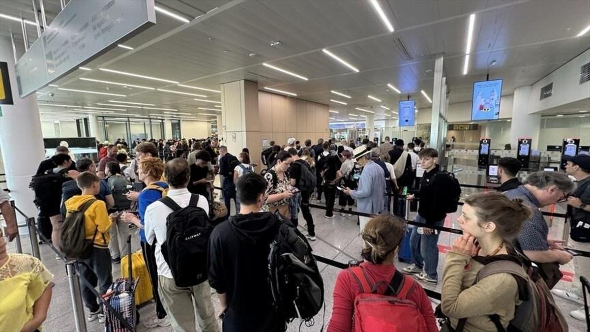 Brüksel Havalimanı'nda yaz tatili yoğunluğu