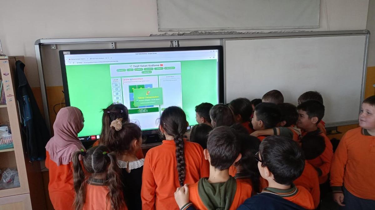 Samsun'da eğitimde dijital dönüşüm güçleniyor: Okulların teknoloji altyapısı geleceğe hazırlanıyor