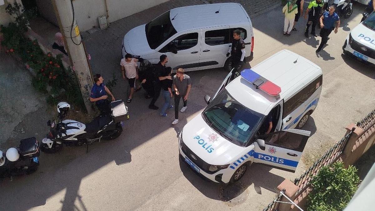 Başından vurulan kadın ağır yaralandı; evdeki 3 arkadaşı gözaltına alındı