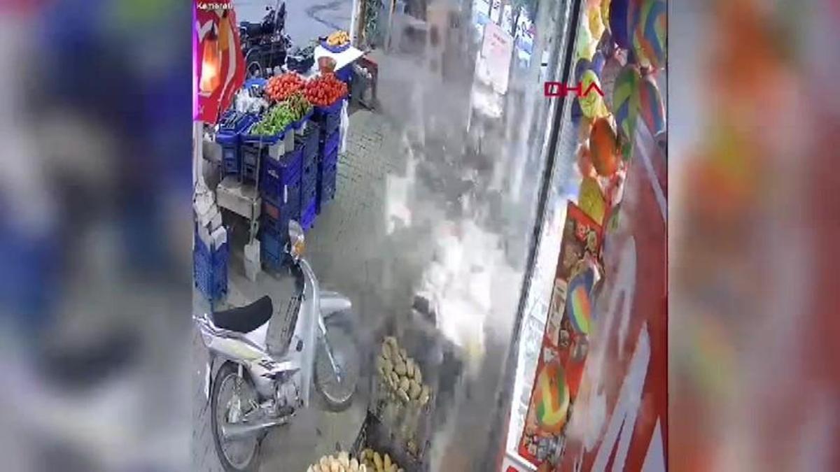 Sirke dolu pet şişe sıcağın etkisiyle patladı