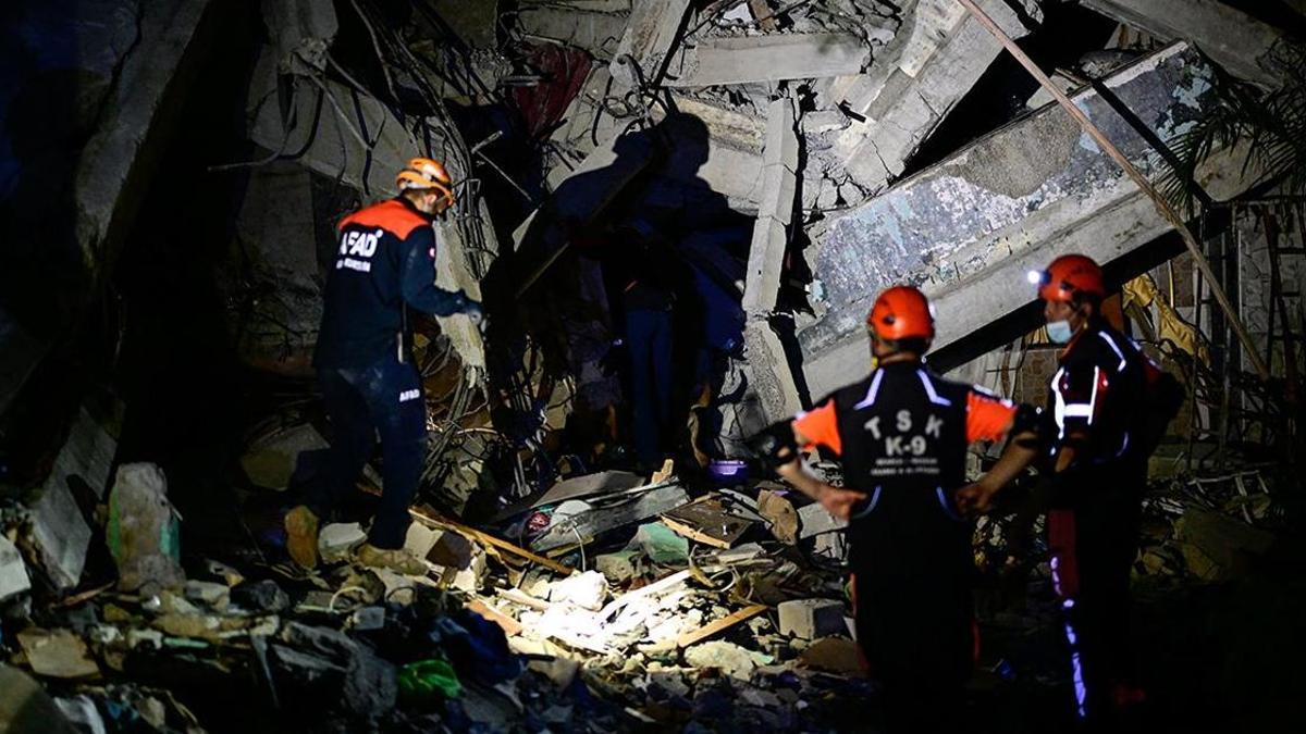 Venezuela deprem bölgesinde arama kurtarma çalışması yapan ekipler