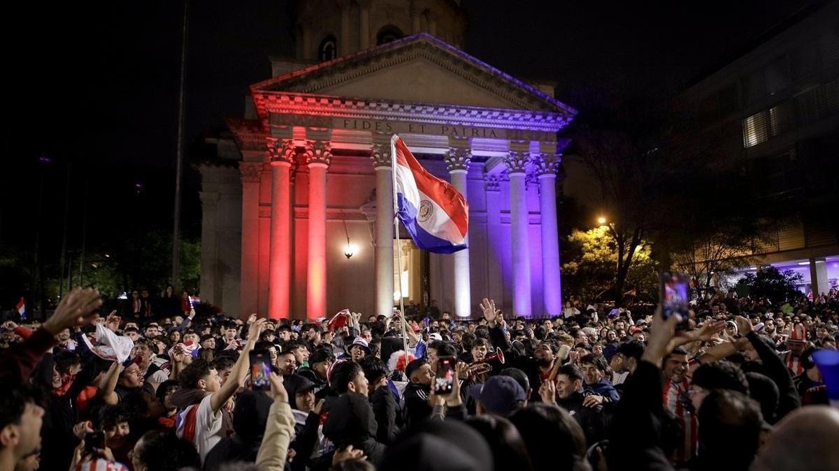 Almanya'yı eleyen Paraguay, 30 Haziran gününü ulusal tatil ilan etti