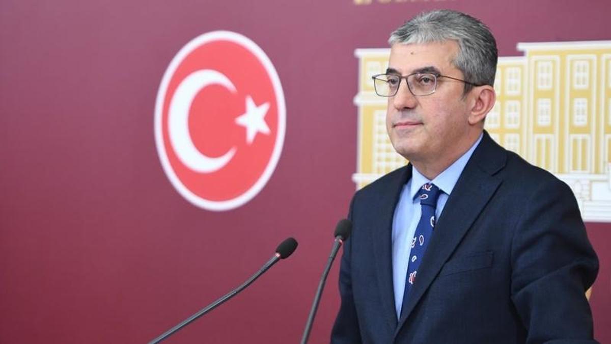 Gökhan Günaydın CHP Grup Başkan Vekilliği görevine geri döndü