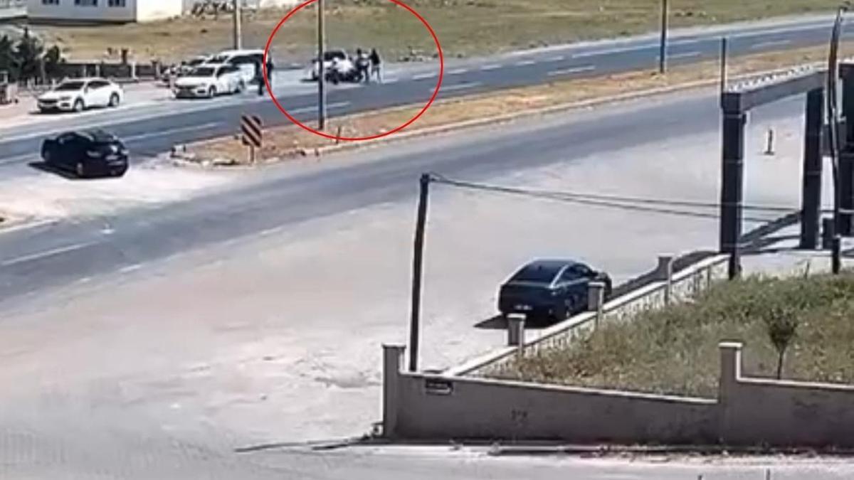 Tartışma sırasında otomobilliyle geri manevra yaparken amcasına çarptı