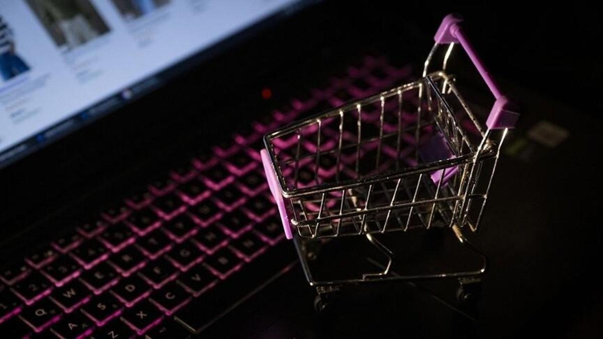 AB'den düşük değerli e-ticaret ürünlerine yeni vergi! 3 avroluk uygulama başlıyor